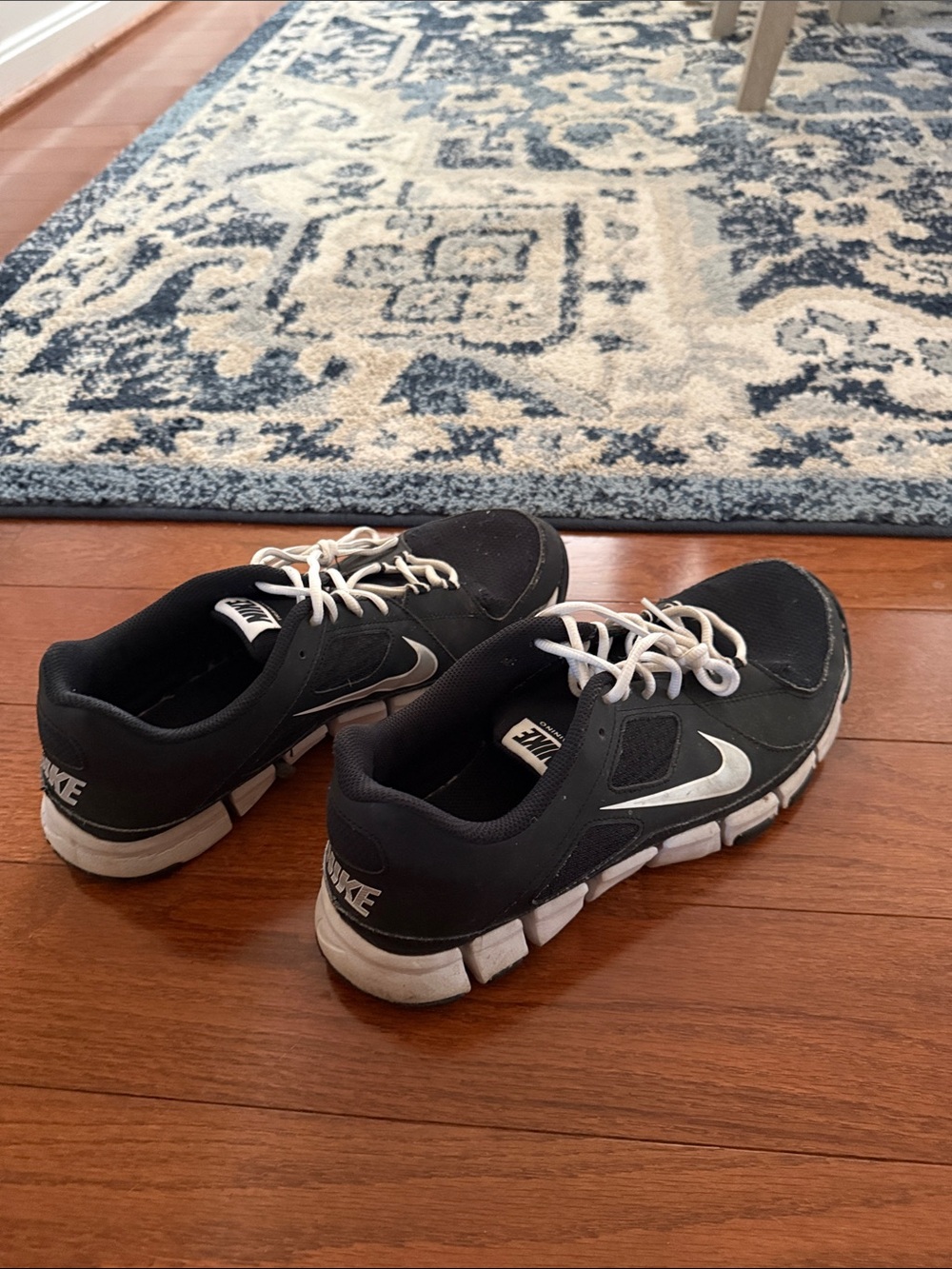 Nike Black and White Men's Athletic Sneakers